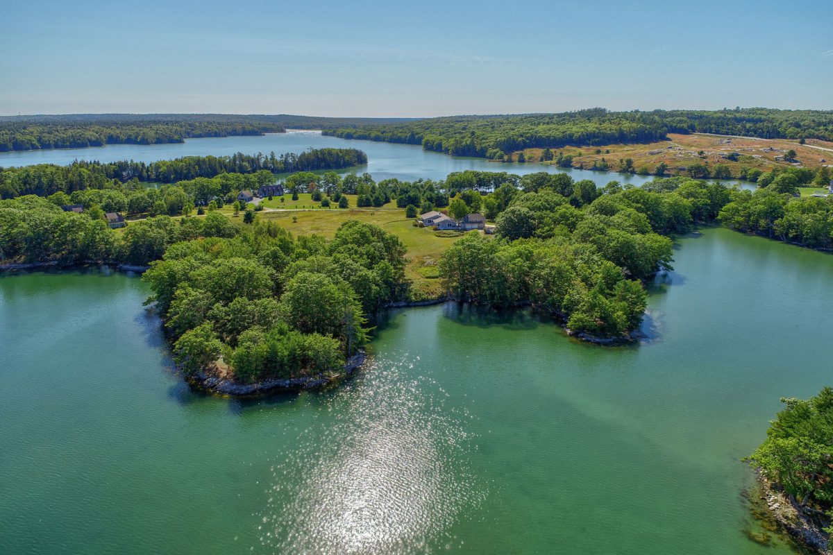 Serene Peninsula Hideaway, Blue Hill, Maine Leading Estates of the World